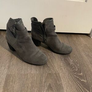 Women's Gray Ankle Boots